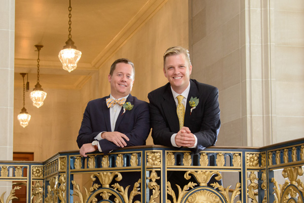 lgbtq-couple-at-san-francisco-city-hall